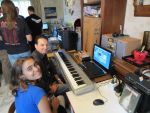 Crooner et jeune admiratrice